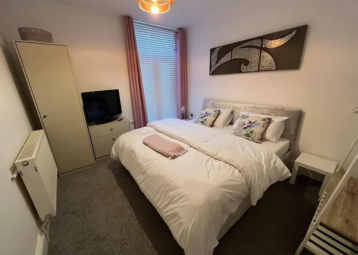 New Flat In Lytham St Annes - Sleeps 4